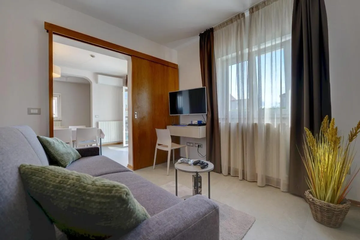 Villa Nata In Pula - Haus Fuer 8-10 Personen