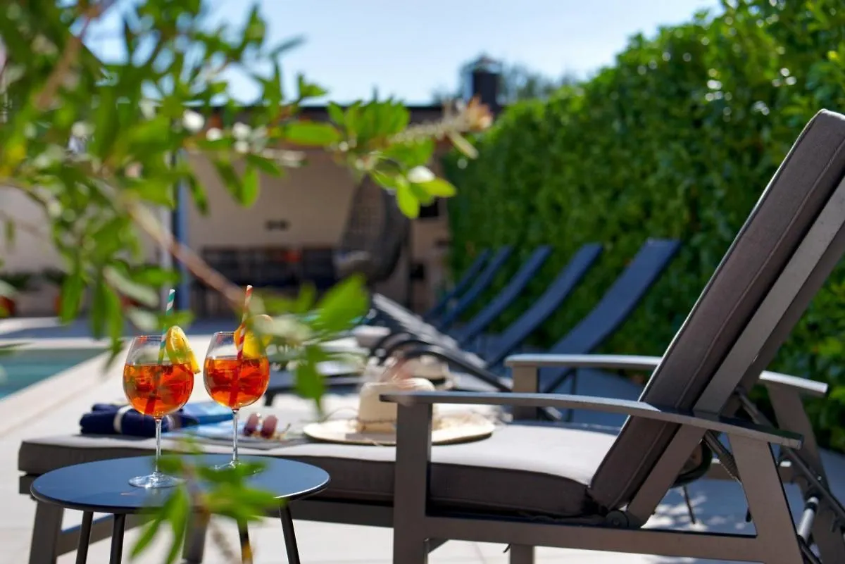 Villa Nata In Pula - Haus Fuer 8-10 Personen